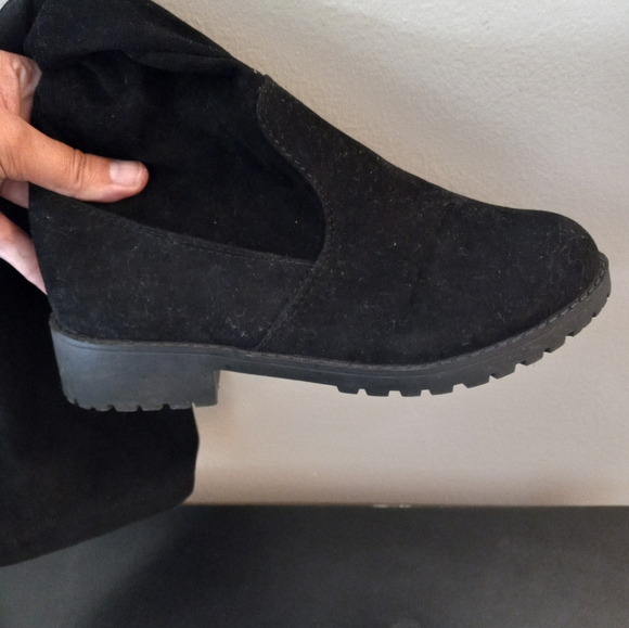 Over-The-Knee Suede Boots 👢 - Picture 4 of 5